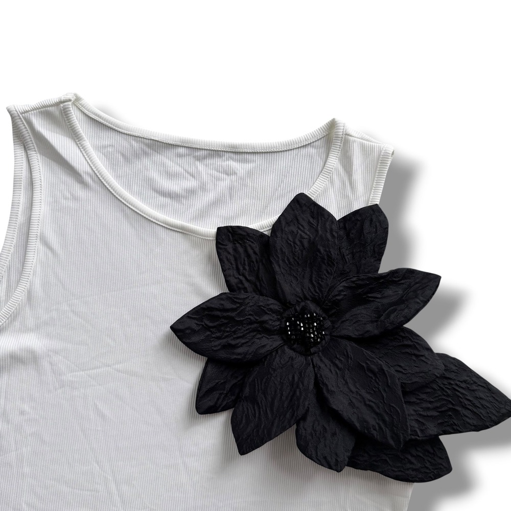 Womens Sz XL White Black 3D Applique Beaded Flower Ribbed Crop Tank Top Coquette